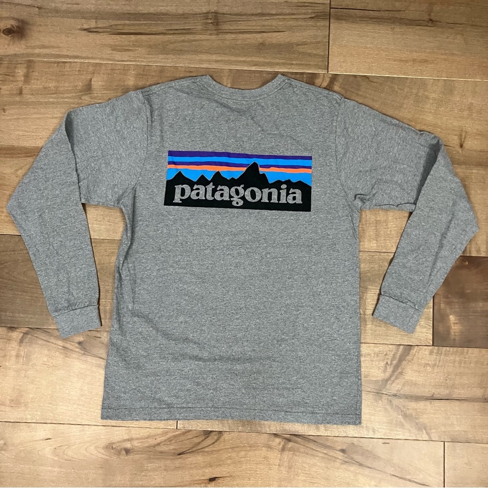 Patagonia Men’s Size Small P-6 Gray Long Sleeve Graphic T Shirt Logo